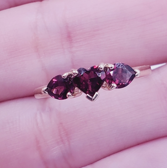 10k Solid Yellow Gold Heart & Pear Garnet Ring - Picture 8 of 9